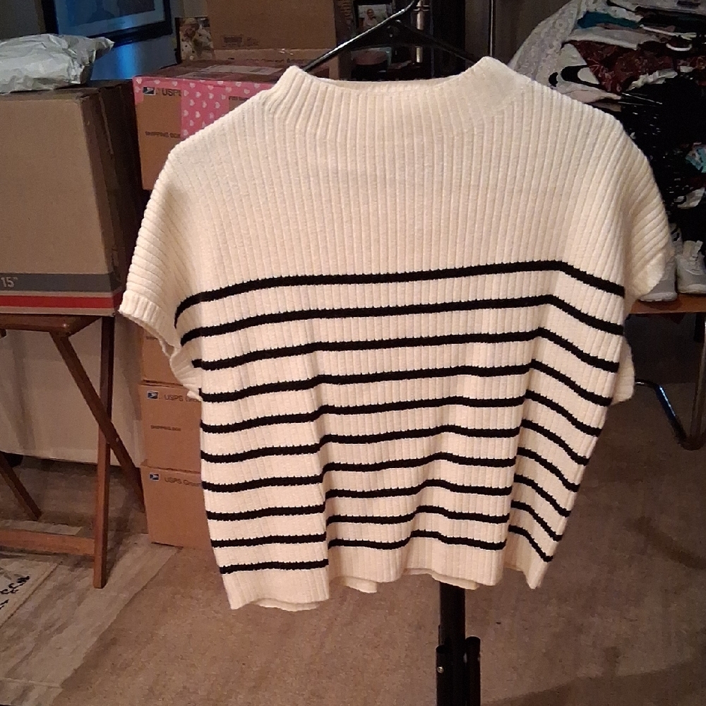 Blu Pepper Cream Ribbed Knit Top